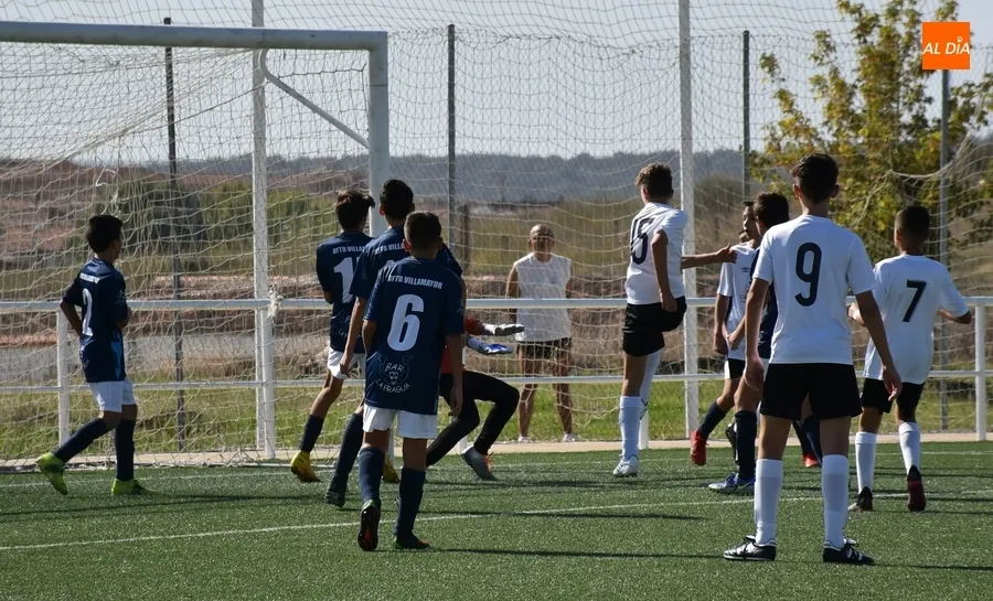 Foto 4 - El Infantil del Ciudad Rodrigo logra su 1&ordf; victoria con un doblete de &Aacute;lvaro