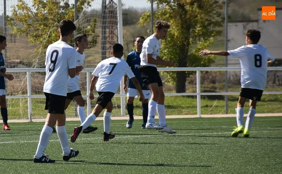 Foto 5 - El Infantil del Ciudad Rodrigo logra su 1&ordf; victoria con un doblete de &Aacute;lvaro