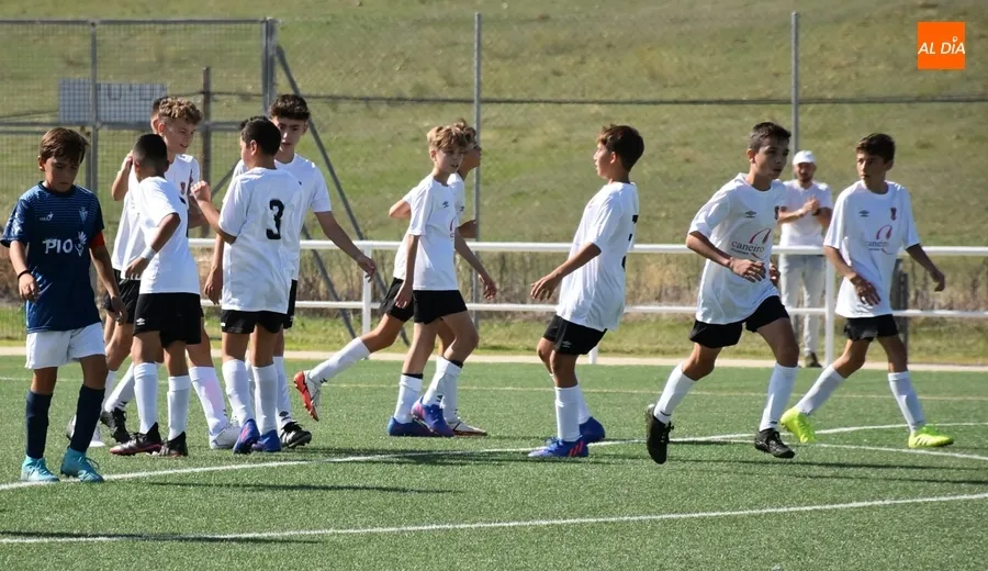 Foto 7 - El Infantil del Ciudad Rodrigo logra su 1&ordf; victoria con un doblete de &Aacute;lvaro