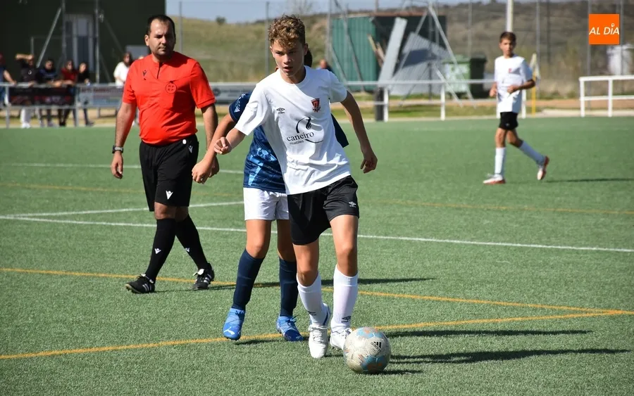 Foto 10 - El Infantil del Ciudad Rodrigo logra su 1&ordf; victoria con un doblete de &Aacute;lvaro