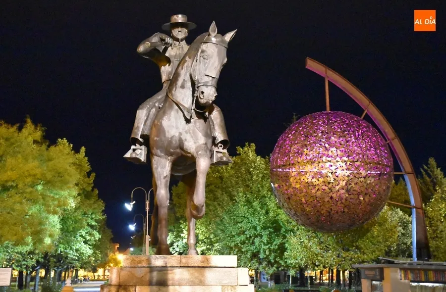 Foto 2 - Puntos clave de Mir&oacute;briga se iluminan de rosa por el D&iacute;a contra el C&aacute;ncer de Mama