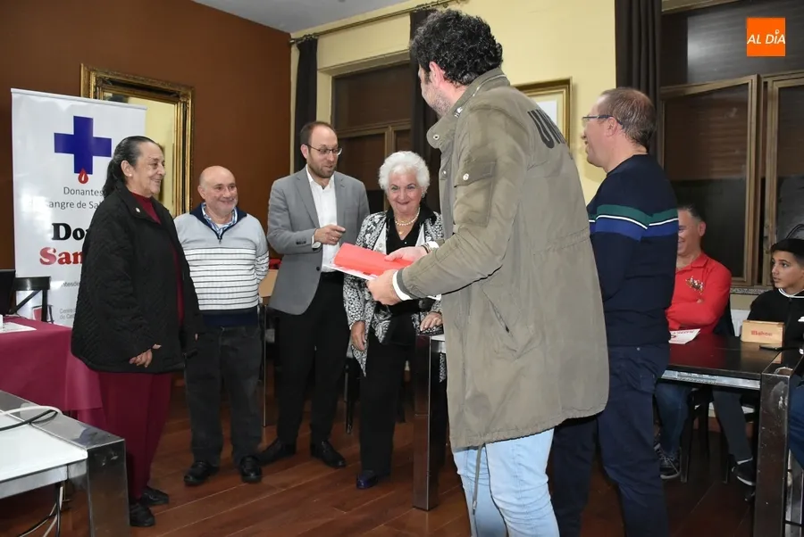 Foto 6 - Homenajeados 63 mirobrigenses por el n&uacute;mero de donaciones de sangre que han realizado