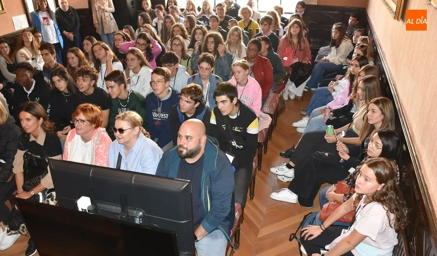 Foto 4 - El IES Campo Charro de La Fuente ejerce de anfitri&oacute;n de alumnos de Eslovenia, Italia, B&eacute;lgica y Polonia