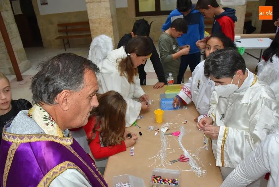Foto 7 - Un centenar de ni&ntilde;os toma parte en el festivo regreso de Holywins