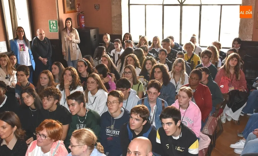 Foto 5 - El IES Campo Charro de La Fuente ejerce de anfitri&oacute;n de alumnos de Eslovenia, Italia, B&eacute;lgica y Polonia