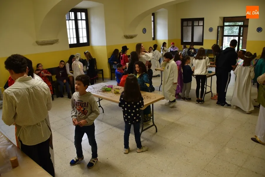 Foto 8 - Un centenar de ni&ntilde;os toma parte en el festivo regreso de Holywins