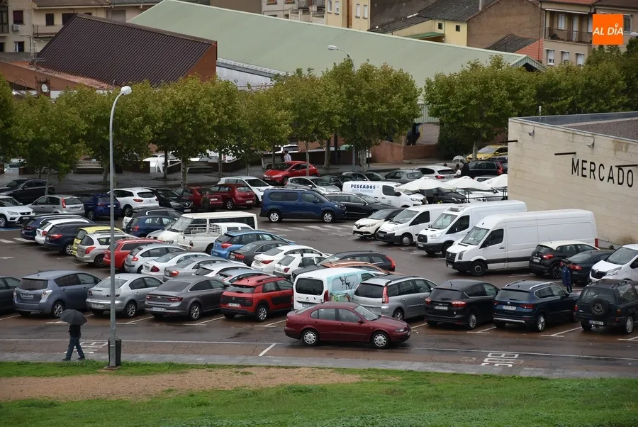 Foto 5 - At&iacute;pico lunes con mercado de los martes a cubierto, sin cole, con turistas y bastantes coches