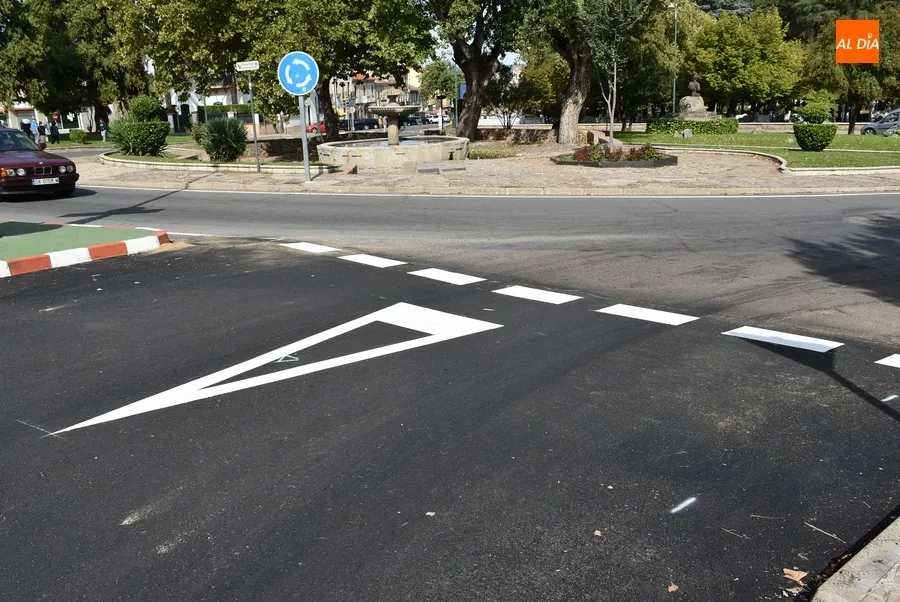 Foto 2 - En marcha el pintado de la se&ntilde;alizaci&oacute;n horizontal de Conde de Fox&aacute;