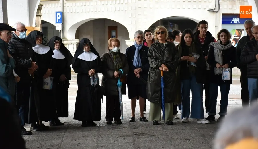 Foto 6 - Ciudad Rodrigo se une al rezo simult&aacute;neo en toda Espa&ntilde;a del Rosario
