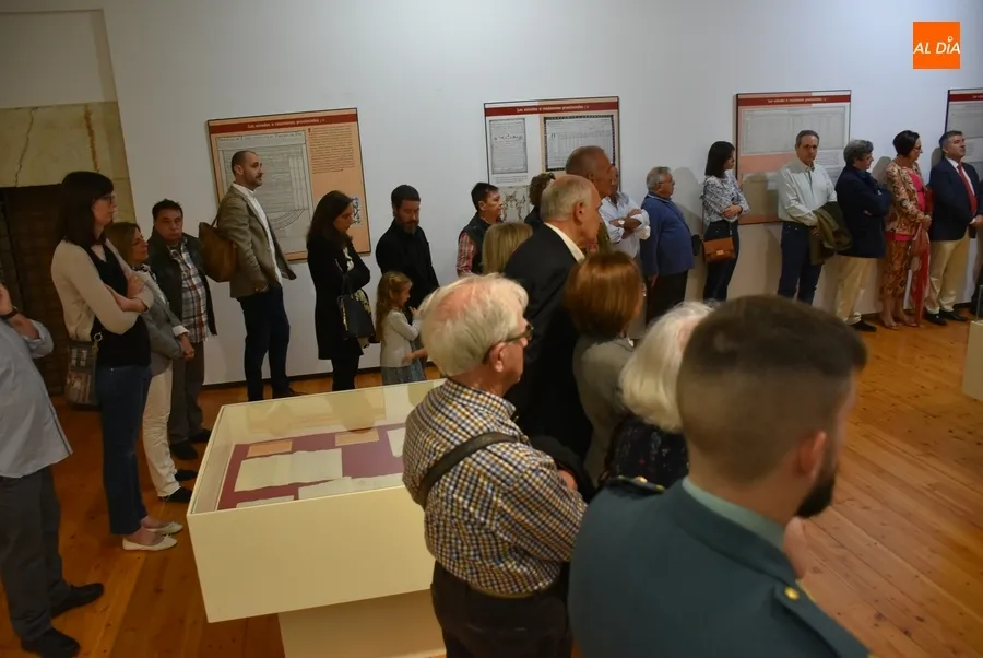 Foto 7 - Inaugurada una exposici&oacute;n para que &ldquo;Ciudad Rodrigo sepa el gran papel que tuvo en el pasado&rdquo;