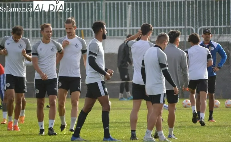 Foto 14 - Diego Benito sigue trabajando al margen de la plantilla del Salamanca UDS