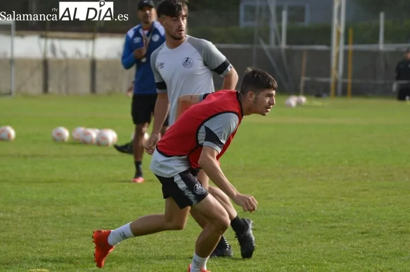 Foto 8 - Diego Benito sigue trabajando al margen de la plantilla del Salamanca UDS