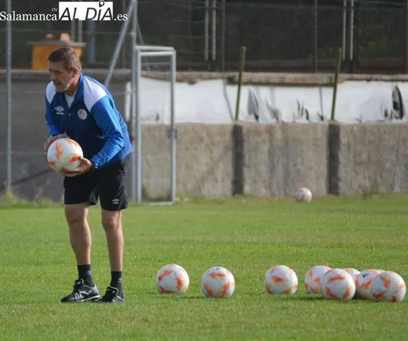 Foto 7 - Diego Benito sigue trabajando al margen de la plantilla del Salamanca UDS