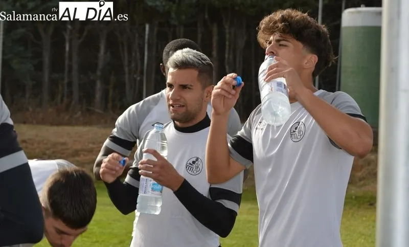Foto 6 - Diego Benito sigue trabajando al margen de la plantilla del Salamanca UDS