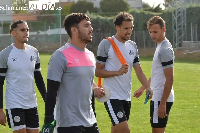 Foto 5 - Diego Benito sigue trabajando al margen de la plantilla del Salamanca UDS