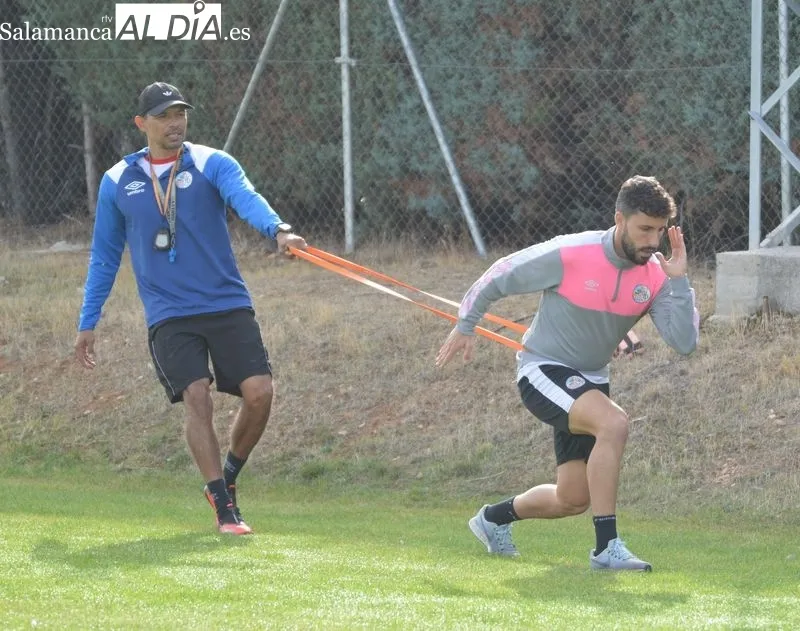 Foto 2 - Diego Benito sigue trabajando al margen de la plantilla del Salamanca UDS