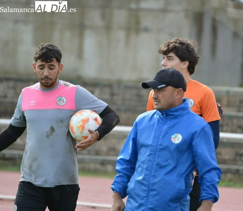 Galería de imágenes del partido entre el primer equipo y el Juvenil Regional / Fotos: Carlos Cuervo