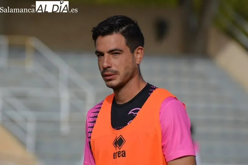 Foto 15 - Borja D&iacute;az y Mawi 'aprietan' en el entrenamiento de Unionistas para volver al grupo