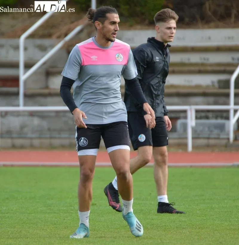 Galería de imágenes del partido entre el primer equipo y el Juvenil Regional / Fotos: Carlos Cuervo