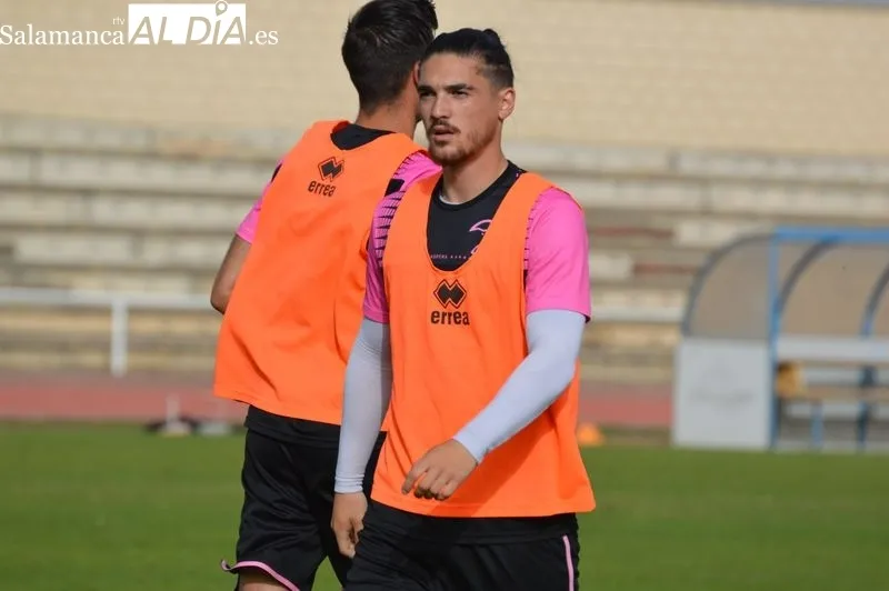 Foto 9 - Borja D&iacute;az y Mawi 'aprietan' en el entrenamiento de Unionistas para volver al grupo