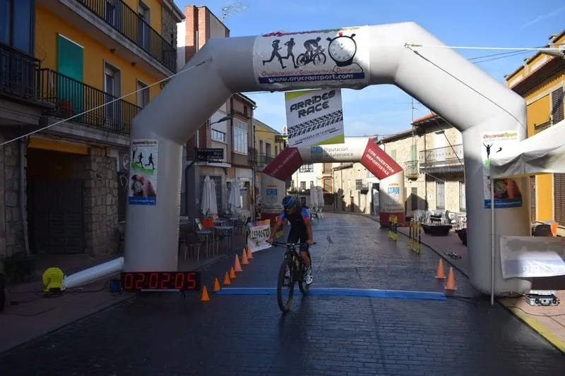 Foto 3 - Javier Manzano y Eva Dom&iacute;nguez se imponen en la VI Arribes Race BTT de Aldead&aacute;vila
