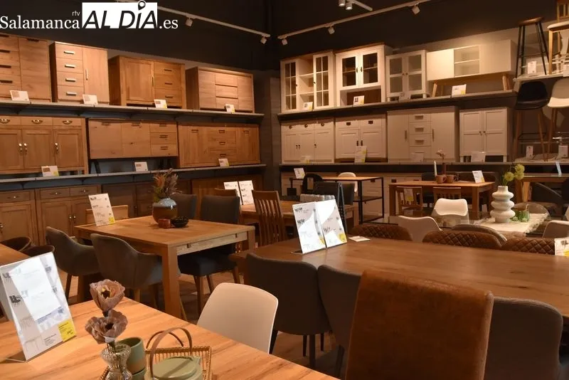 Salamanca estrena este centro comercial que inicia su actividad con cerca de 100 empleos