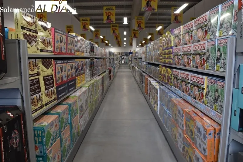 Salamanca estrena este centro comercial que inicia su actividad con cerca de 100 empleos