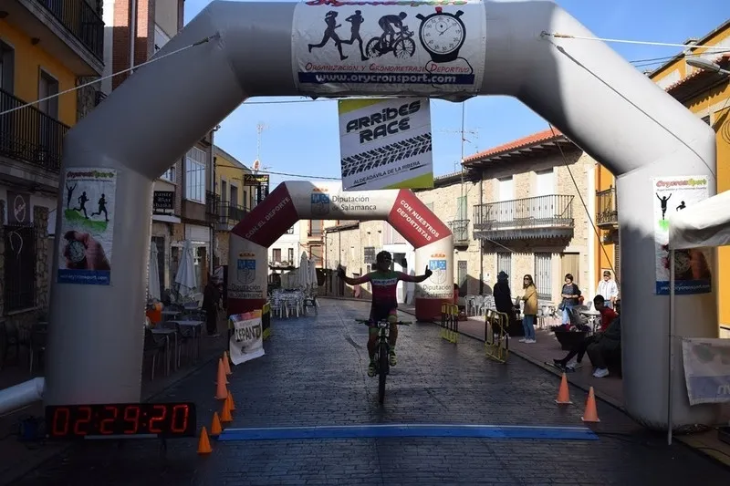 Foto 4 - Javier Manzano y Eva Dom&iacute;nguez se imponen en la VI Arribes Race BTT de Aldead&aacute;vila