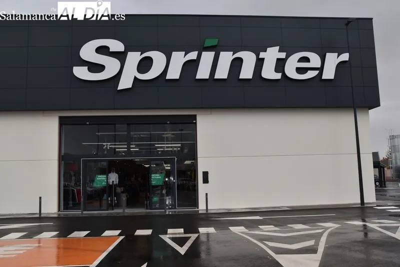 Salamanca estrena este centro comercial que inicia su actividad con cerca de 100 empleos
