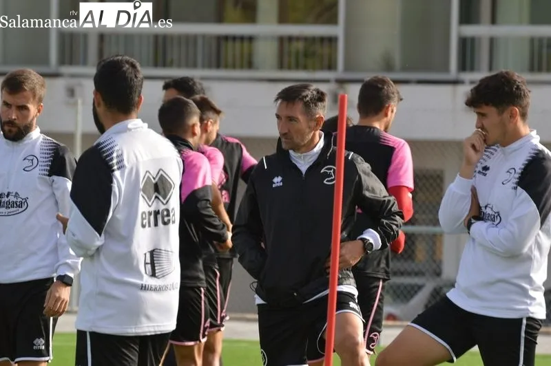 Foto 13 - Las sonrisas tambi&eacute;n llegan al entrenamiento de Unionistas