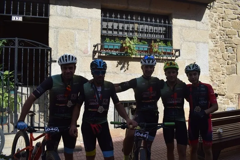 Foto 7 - Javier Manzano y Eva Dom&iacute;nguez se imponen en la VI Arribes Race BTT de Aldead&aacute;vila
