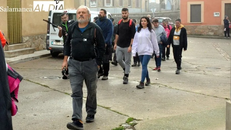 Los caminantes hicieron el recorrido por el entorno del pueblo