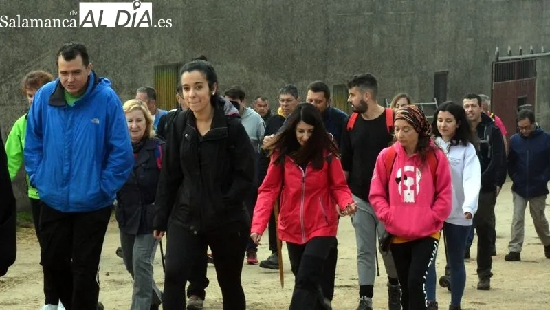 Los caminantes hicieron el recorrido por el entorno del pueblo