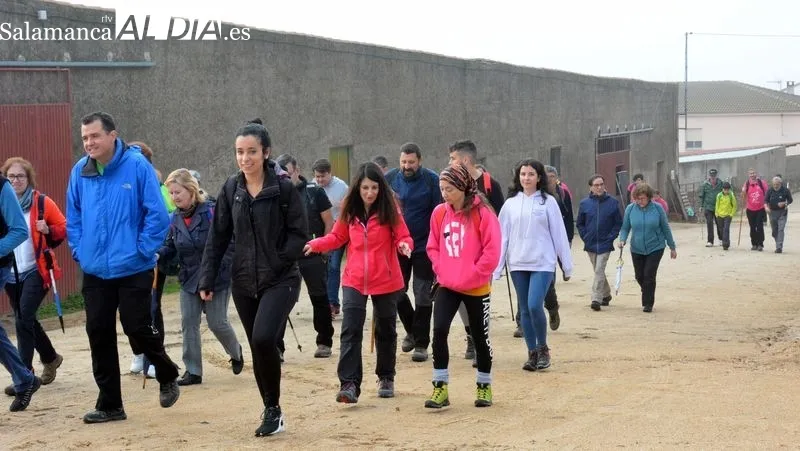 Los caminantes hicieron el recorrido por el entorno del pueblo
