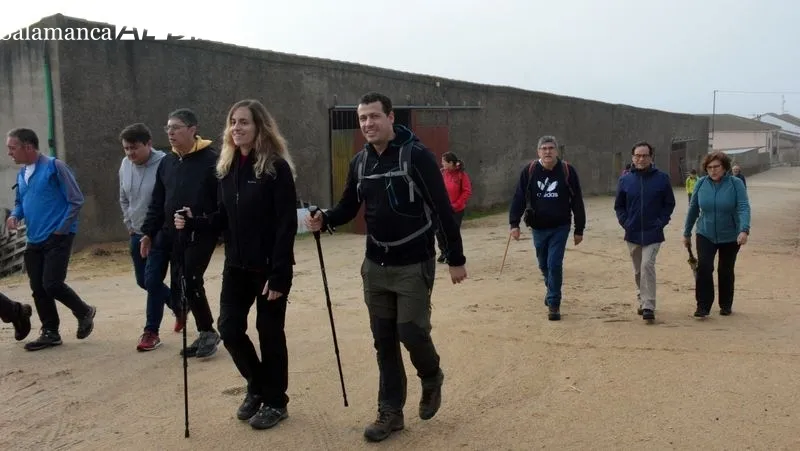 Los caminantes hicieron el recorrido por el entorno del pueblo