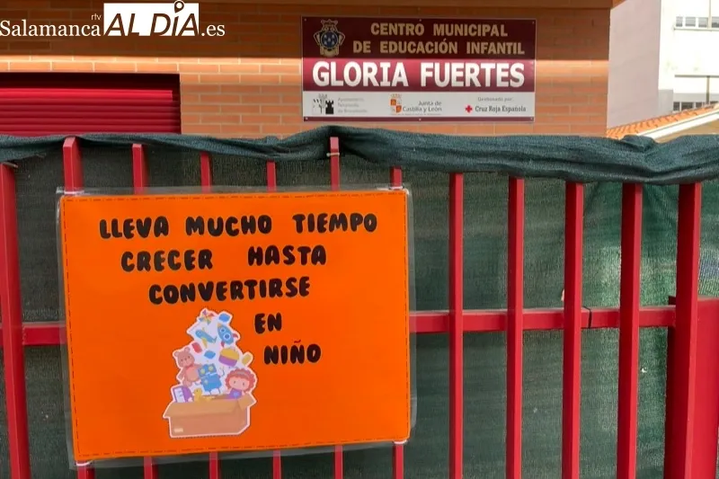 El CEI Gloria Fuertes comienza a crear un mural en positivo junto a los más pequeños