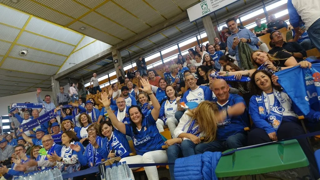 Foto 8 - El Perfumer&iacute;as Avenida pierde con el Valencia Basket y dice adi&oacute;s a la Supercopa en 'semis' (83-71)