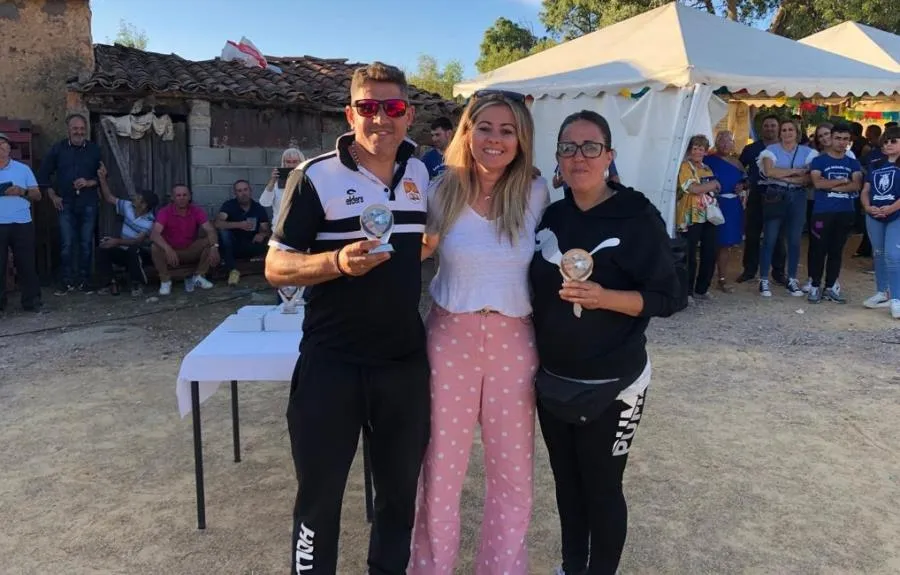Foto 5 - Cristino y &Aacute;lex Sastre se llevan el I Campeonato Internacional de Petanca por Parejas de Pedrotoro