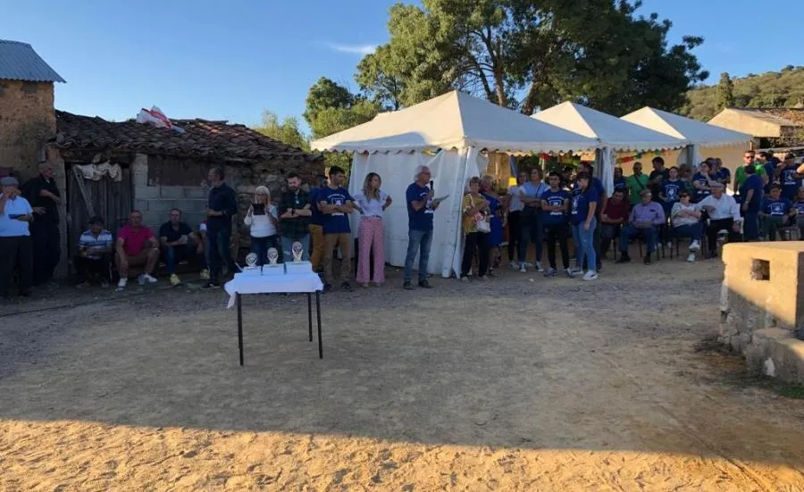Foto 3 - Cristino y &Aacute;lex Sastre se llevan el I Campeonato Internacional de Petanca por Parejas de Pedrotoro