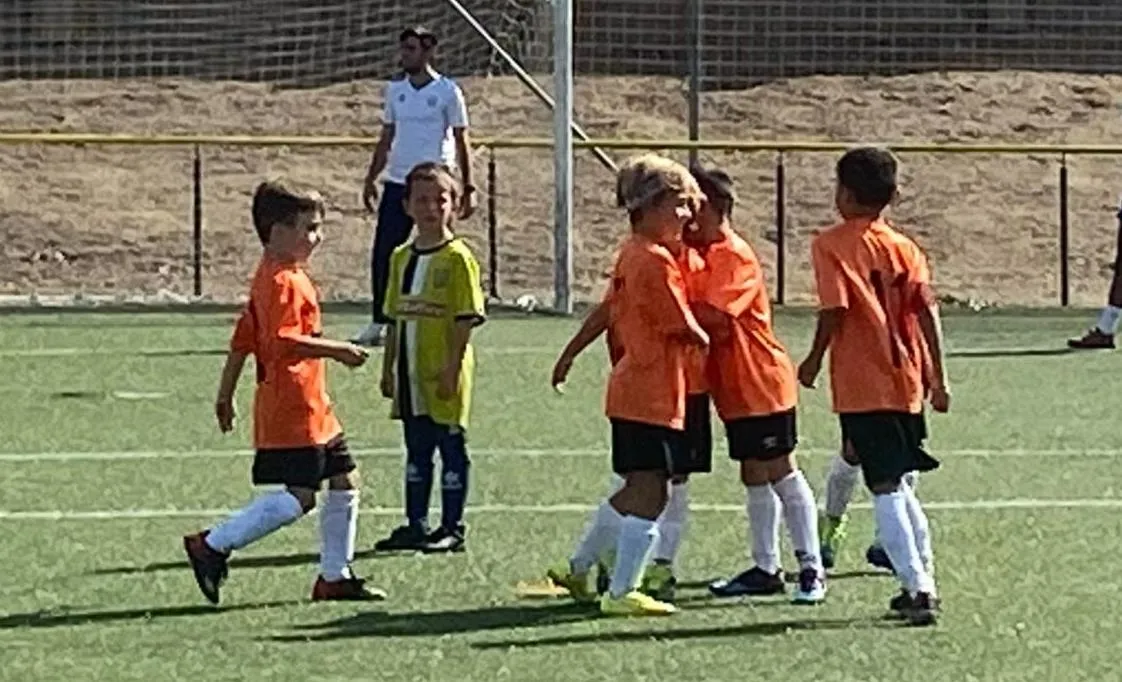 Foto 5 - #M | 8-9 OCT | Pl&aacute;cida ma&ntilde;ana para el Alev&iacute;n A del Ciudad Rodrigo ante Do&ntilde;inos