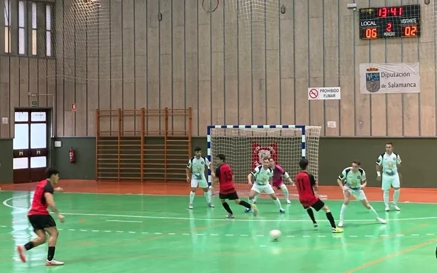 Foto 3 - Primera victoria del III Senior con goleada incluida al Alhambra de Guijuelo