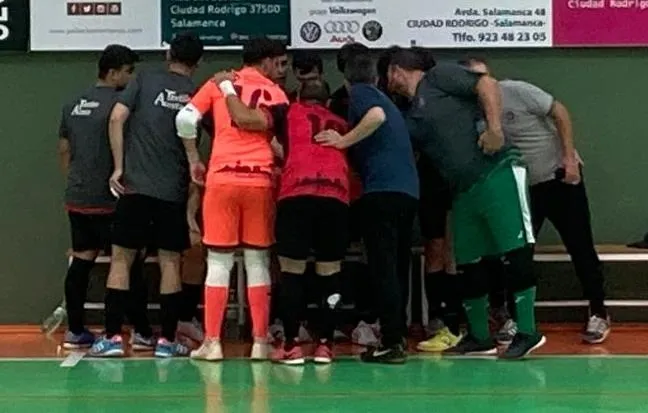 Foto 4 - Primera victoria del III Senior con goleada incluida al Alhambra de Guijuelo