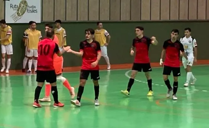 Foto 5 - Primera victoria del III Senior con goleada incluida al Alhambra de Guijuelo