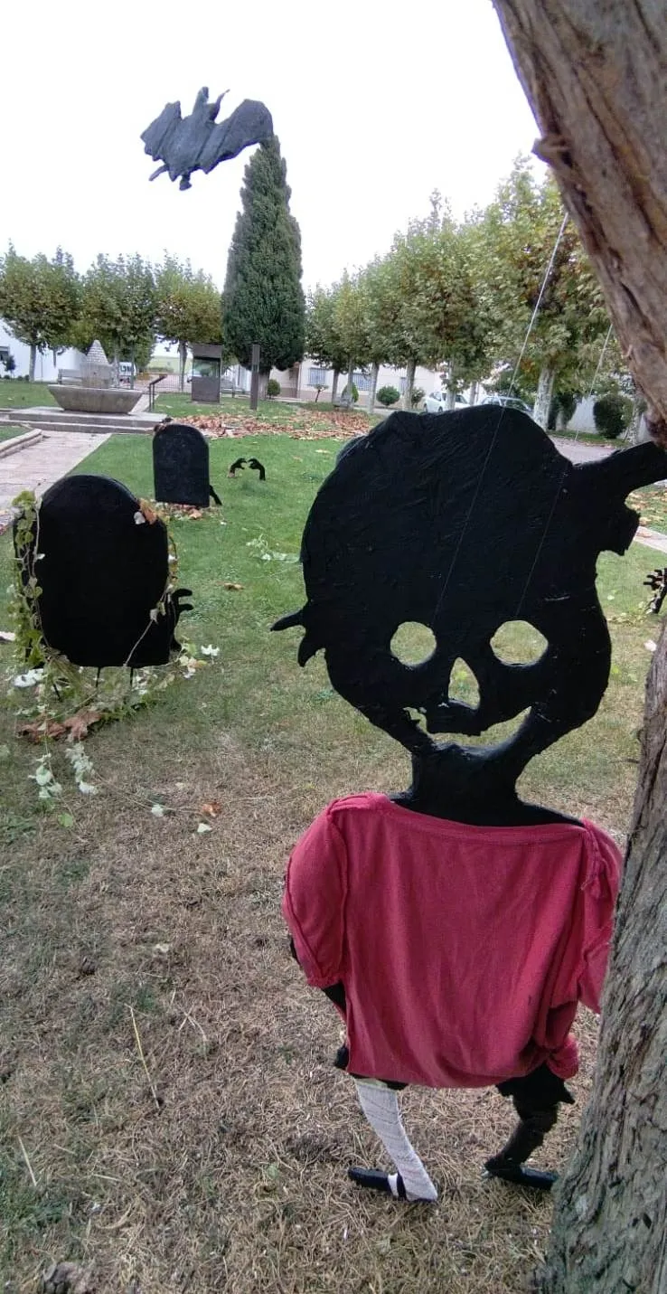 Foto 2 - Sanjuanejo se viste de Halloween gracias a los usuarios de Asprodes