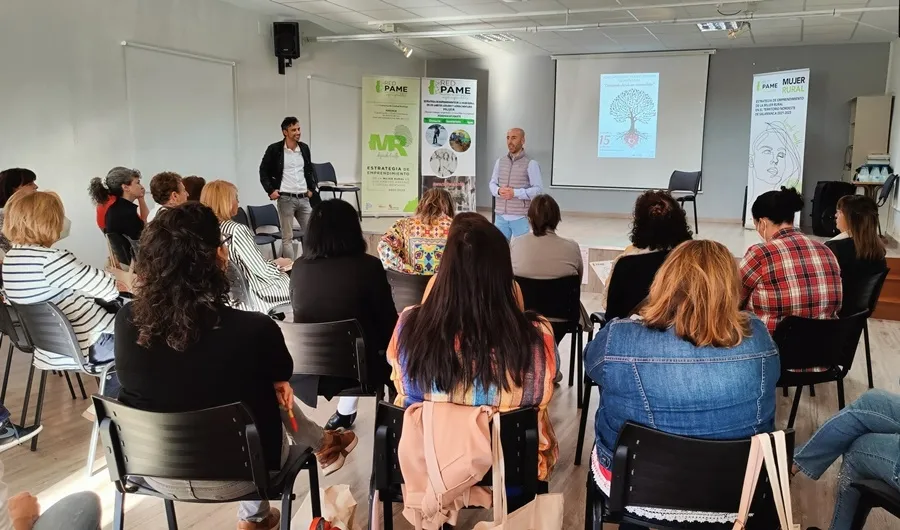 Foto 5 - Las mujeres rurales salmantinas celebran su primer encuentro en Tamames