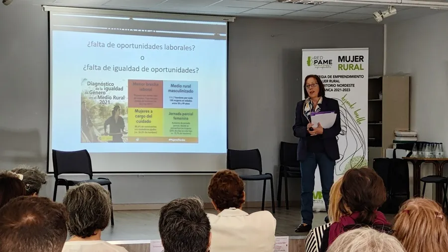 Foto 4 - Las mujeres rurales salmantinas celebran su primer encuentro en Tamames