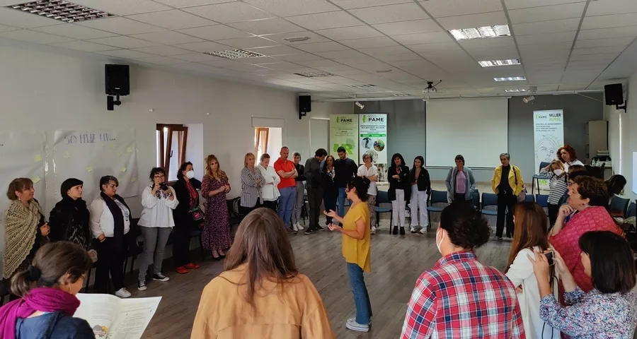 Foto 2 - Las mujeres rurales salmantinas celebran su primer encuentro en Tamames