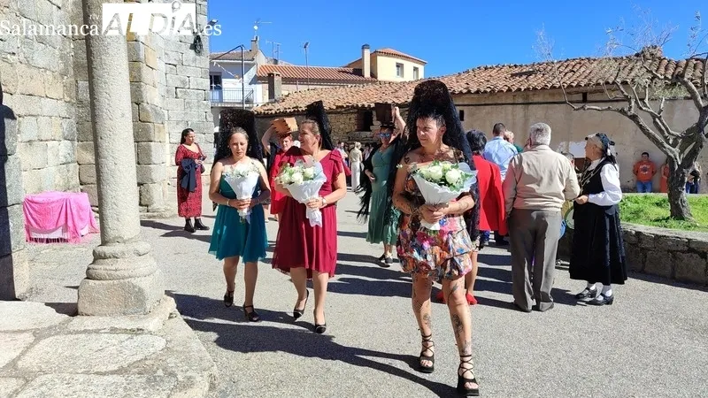 Cabeza del Caballo vivió con intensidad este día de las Madrinas tras dos años sin su celebración / CORRAL