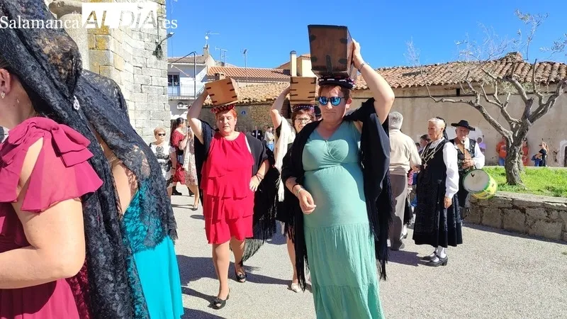 Cabeza del Caballo vivió con intensidad este día de las Madrinas tras dos años sin su celebración / CORRAL
