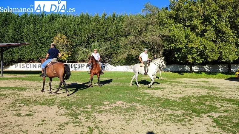 El presidente de la Junta de Castilla y León visita la I Semana Internacional de la Carne en Vitigudino